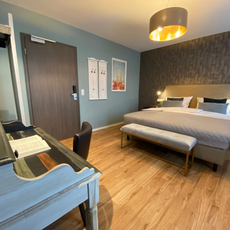 Larger Guest Room Hotel Tortuga Grafenwoehr