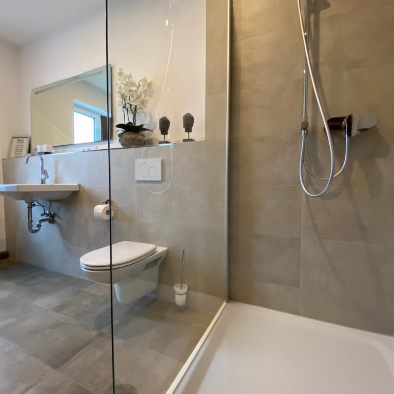 Larger Guest Room Hotel Tortuga Grafenwoehr